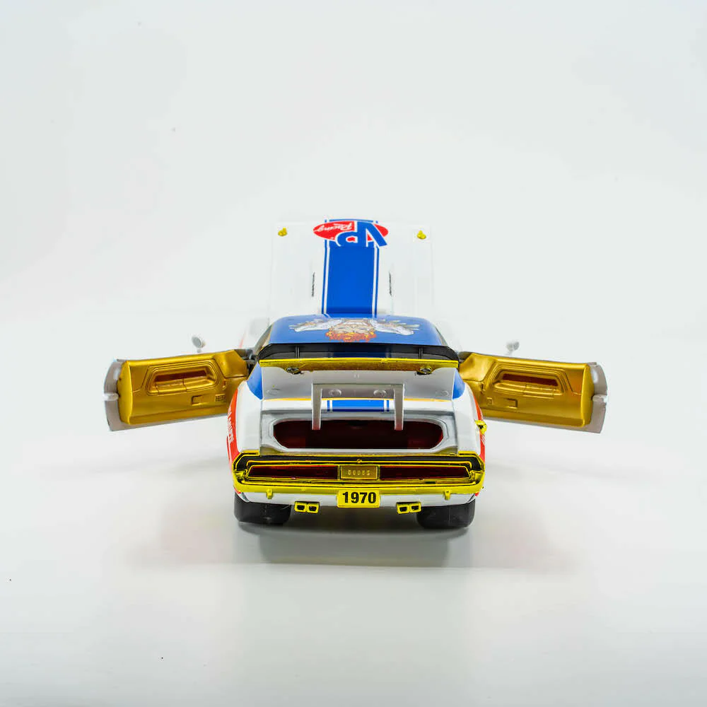 VP Racing 1970 Dodge Challenger Diecast— R/T HEMI 1:24 Scale - Image 6
